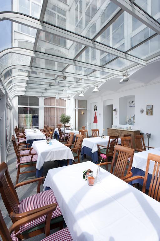 Eurowings Hotel Praag Buitenkant foto