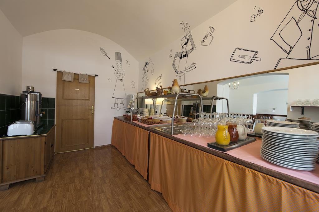 Eurowings Hotel Praag Buitenkant foto