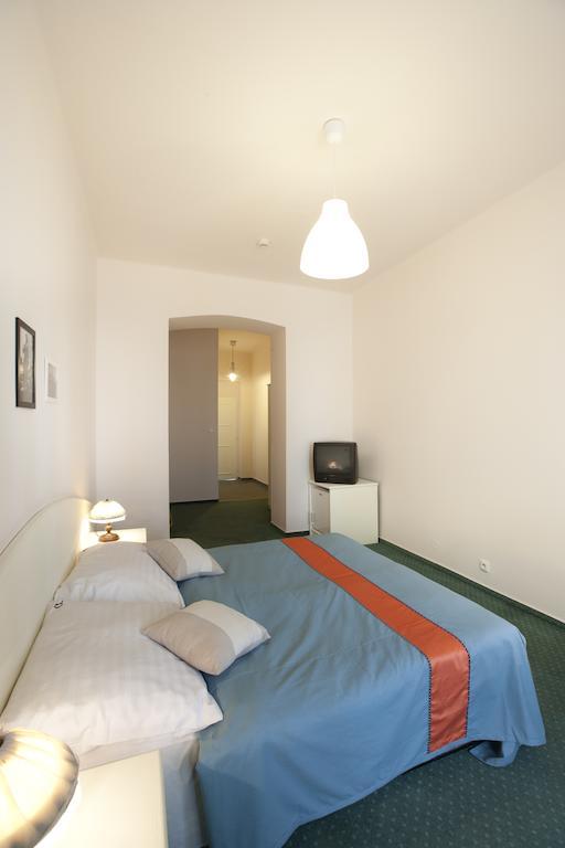 Eurowings Hotel Praag Kamer foto